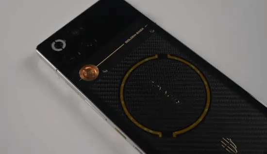 红魔手机流畅运行3A大作！外网评测性能炸裂